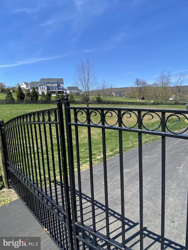 35184 Dundee Ct, Round Hill, VA 20141 - photo 2