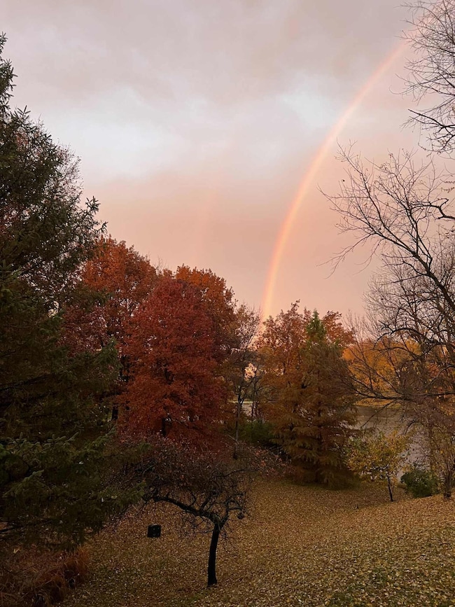 1875 Stagecoach Ln, Muscatine, IA 52761 - photo 5