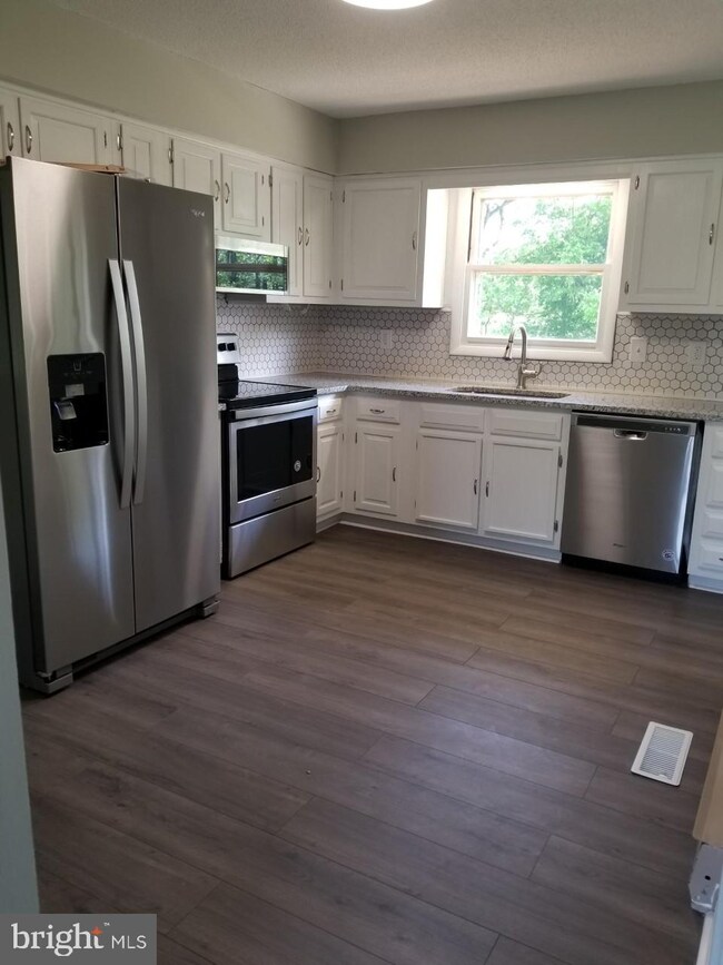 135 Zeiler Dr, Martinsburg, WV 25404 - photo 4