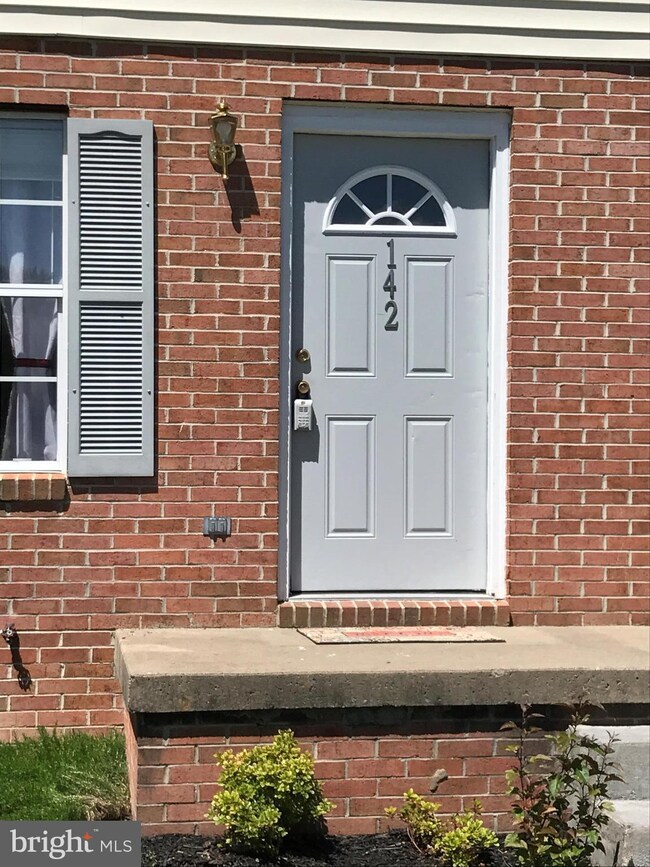 142 Nottoway Dr, Stephens City, VA 22655 - photo 2