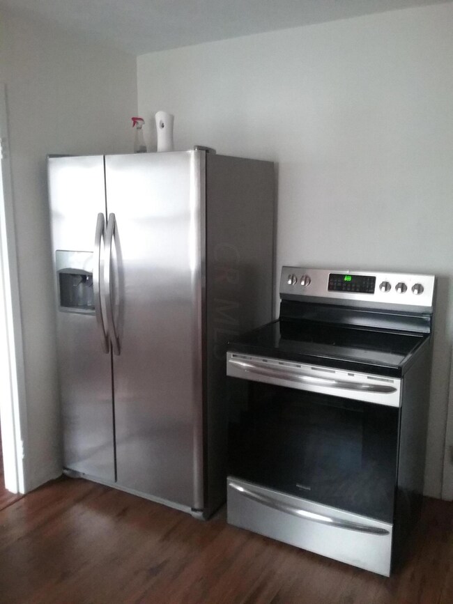 Fridge & Stove