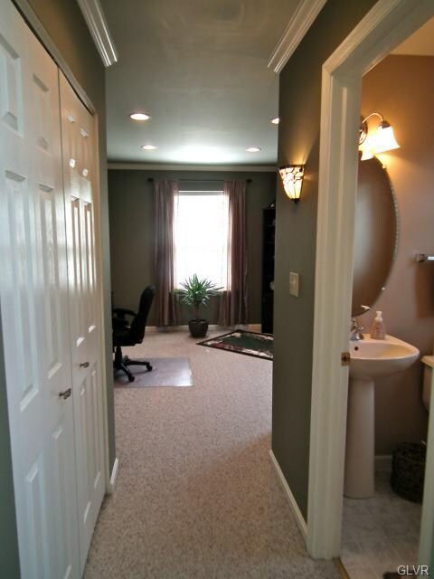 6821 Hunt Dr, Macungie, PA 18062 - photo 6