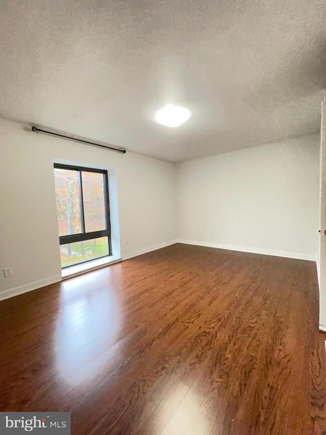 6145 Leesburg Pike unit 204, Falls Church, VA 22041 - photo 6