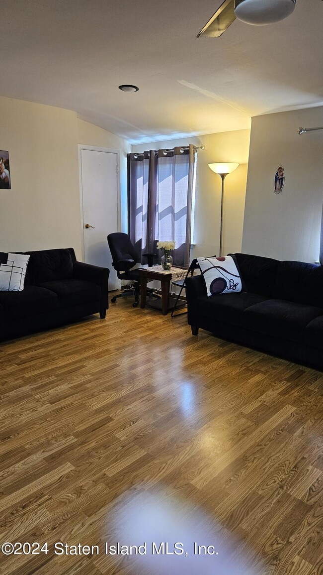 207 Cotter Ave unit 2, Staten Island, NY 10306 - photo 3