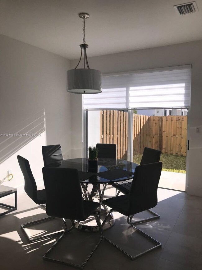 7221 NW 103rd Path unit 7221, Doral, FL 33178 - photo 4