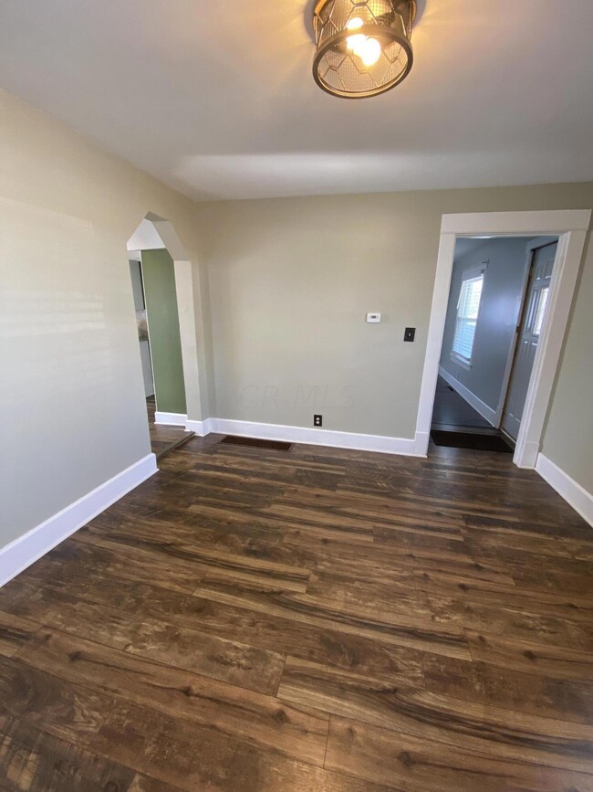 846 E Chestnut St, Lancaster, OH 43130 - photo 4