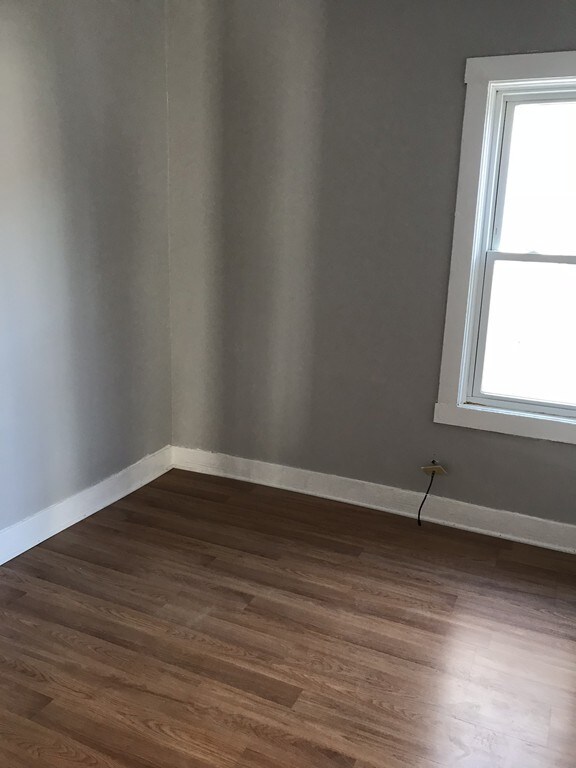 10 Thomas St unit 2 South, Fall River, MA 02723 - photo 4