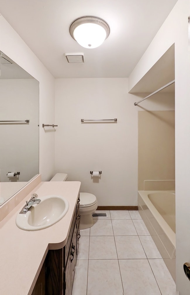 600 Crescenzo Ct unit B, New Lenox, IL 60451 - photo 6