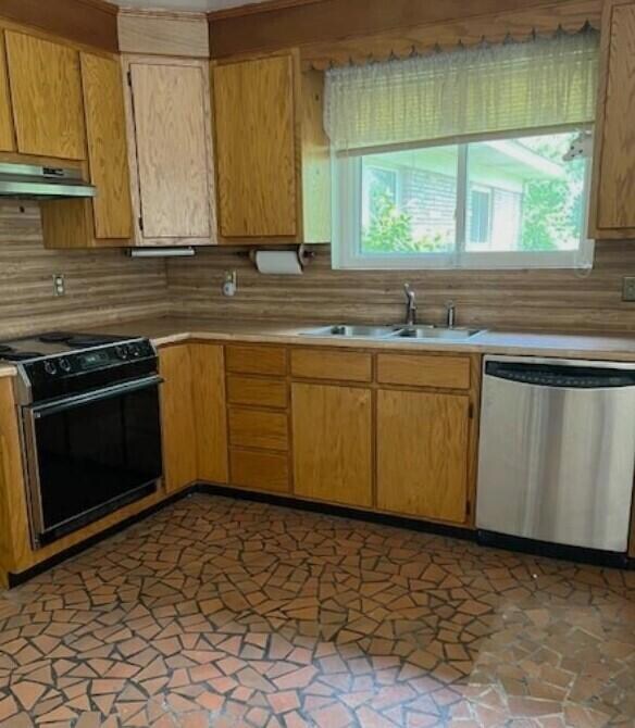 Kitchen 1.a