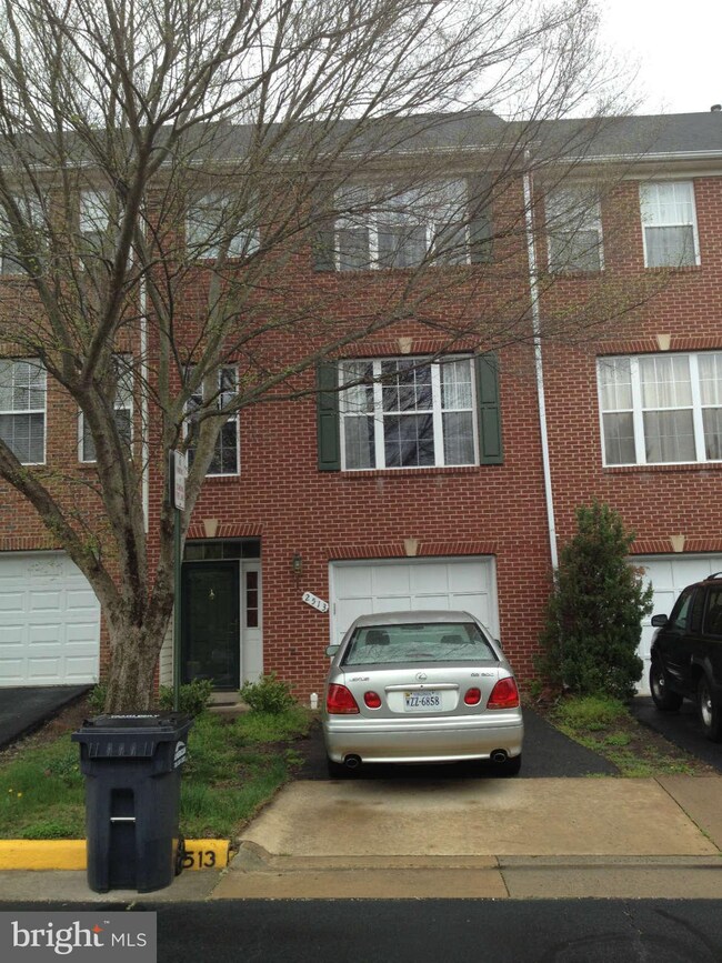 2513 James Madison Cir, Herndon, VA 20171 - photo 4
