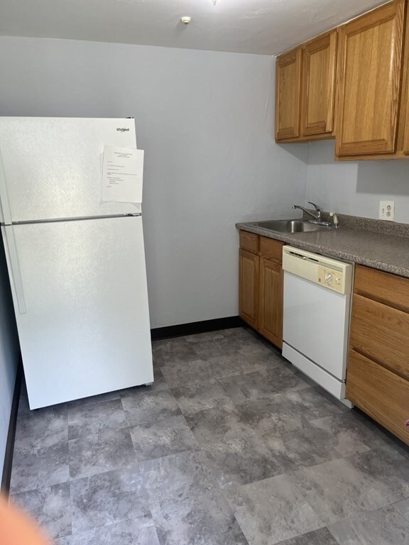 282 Bedford St unit 1, Abington, MA 02351 - photo 2