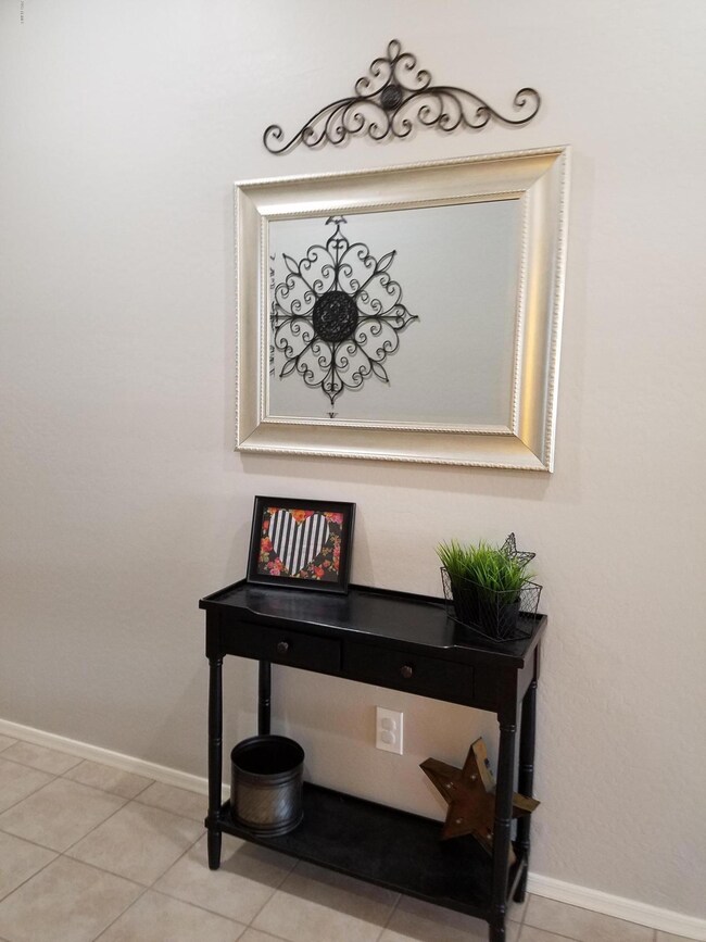 FOYER ROOM TO DISPLAY