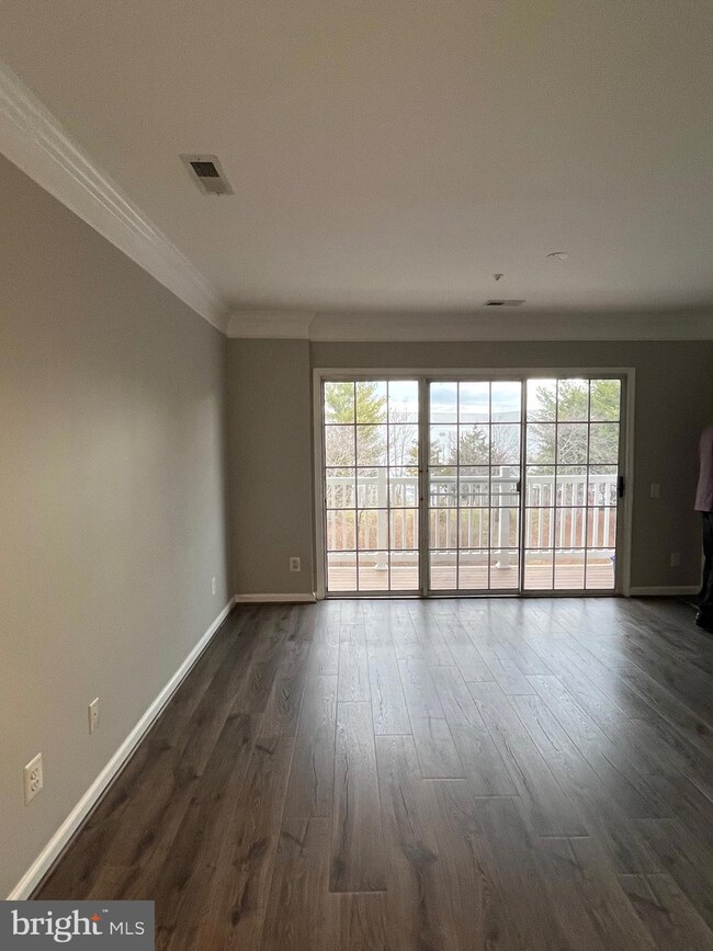 45475 Caboose Terrace unit 300, Sterling, VA 20166 - photo 4