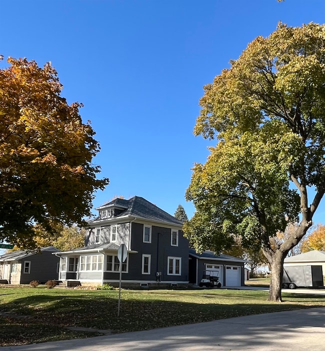 601 W Robins Ave, Graettinger, IA 51342 - photo 7