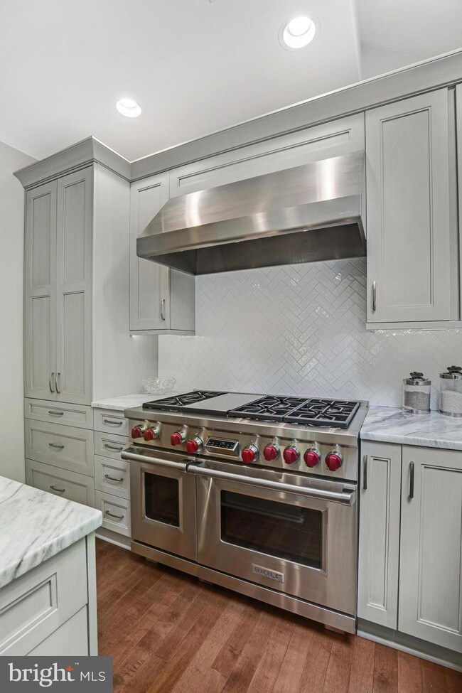 8529 Oak Pointe Way, Fairfax Station, VA 22039 - photo 7