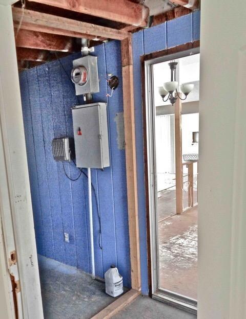 08 Electric panel