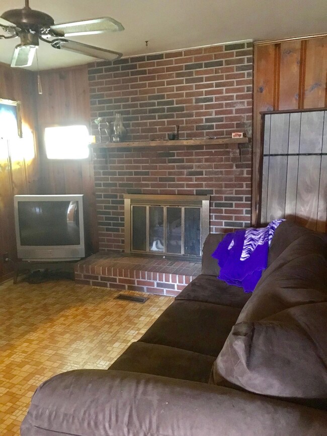 413 Shelton Rd, Manchester, TN 37355 - photo 3