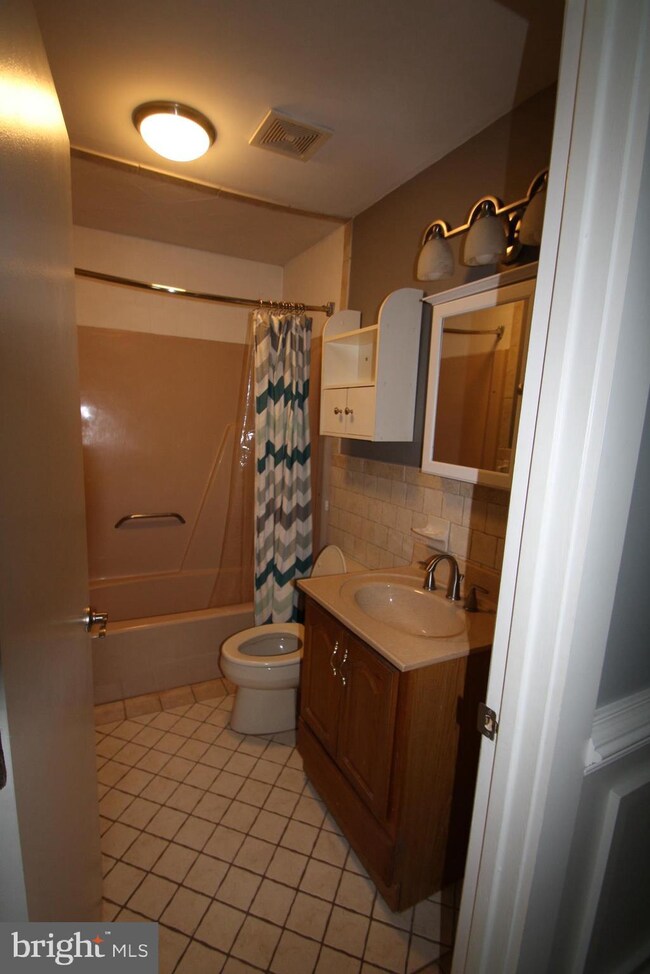 16410 Bond Mill Rd, Laurel, MD 20707 - photo 5