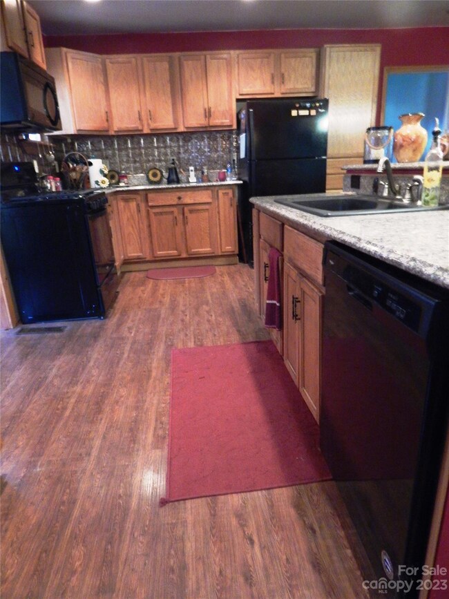 821 Charlie Brown Rd, Burnsville, NC 28714 - photo 6