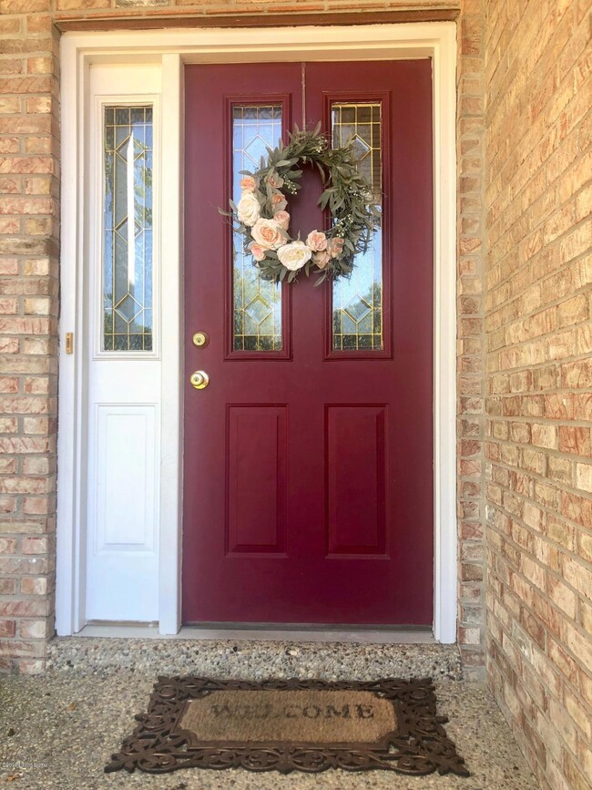 6935 Catalpa Springs Dr, Louisville, KY 40228 - photo 2