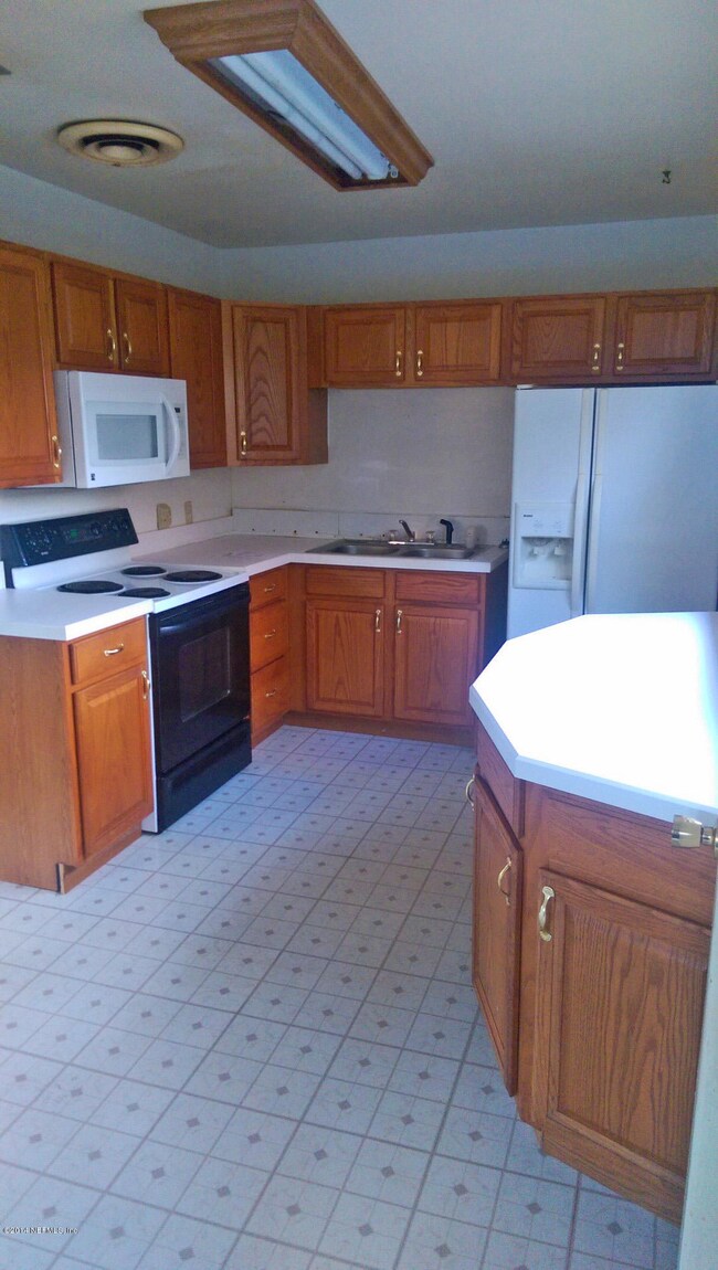 10584 Dove Ln, Jacksonville, FL 32218 - photo 3