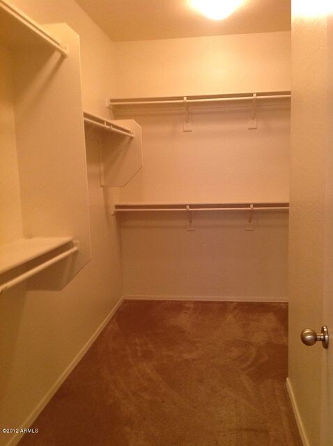 Master Walk-In