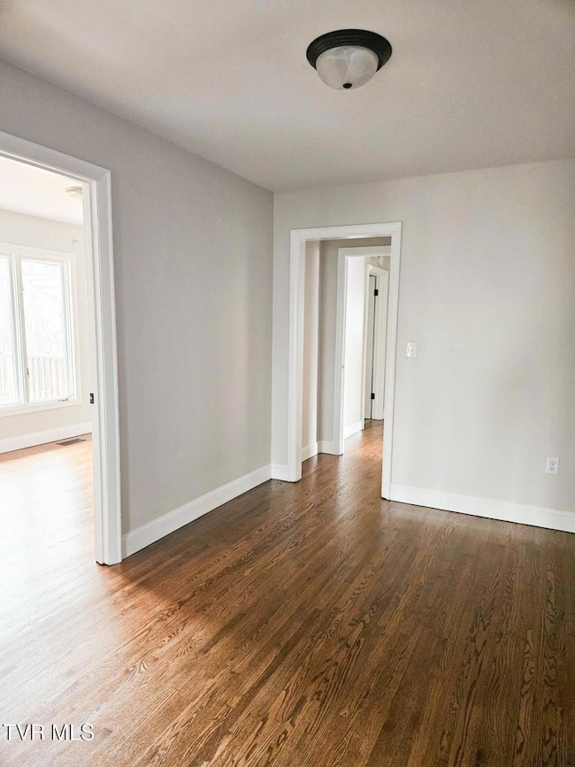 524 Haven Dr, Kingsport, TN 37663 - photo 5