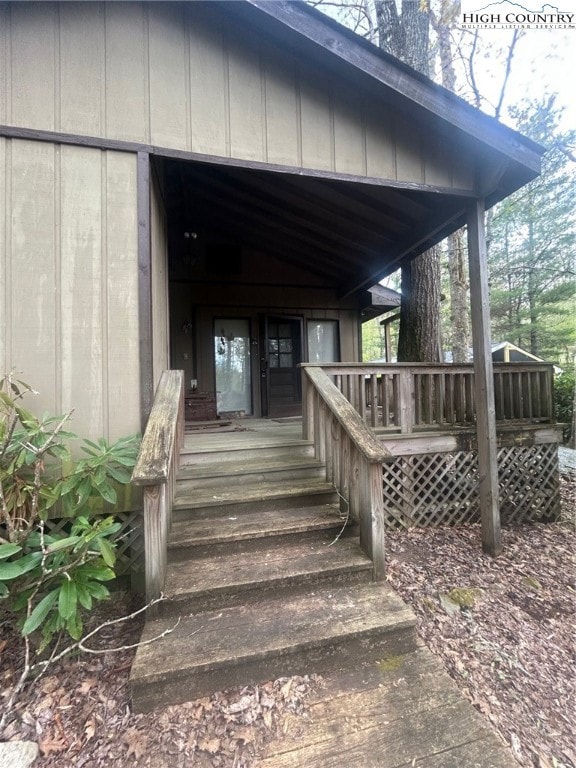 Front Entrance off Laurel Lane