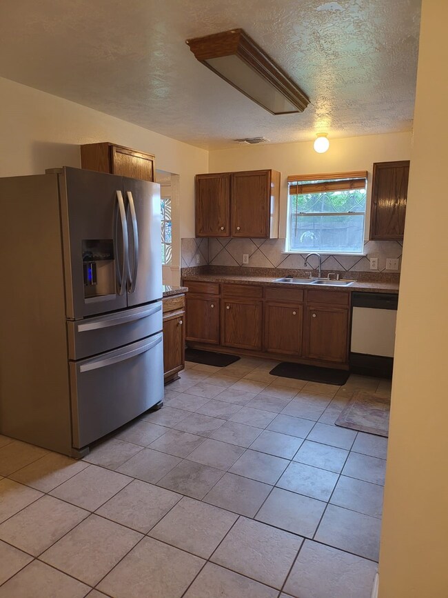 6436 Duckett Park Dr, Houston, TX 77086 - photo 5