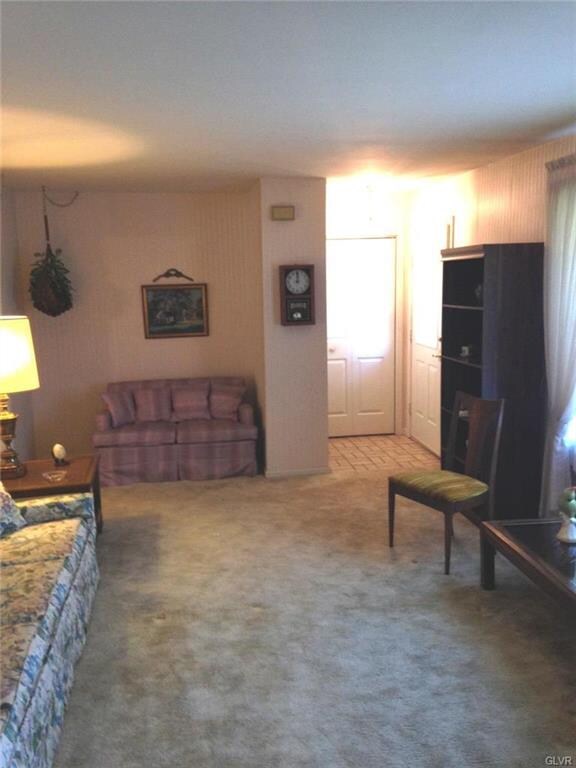 1541 Country Club Rd, Allentown, PA 18106 - photo 5