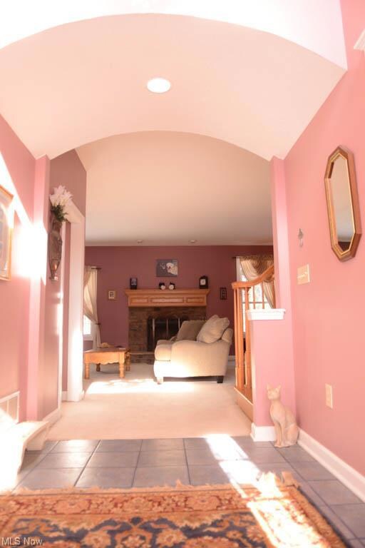 Absolutely beautiful, bright and cheerful foyer
