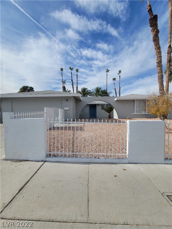 4197 Hazelcrest Dr, Las Vegas, NV 89121 - photo 2