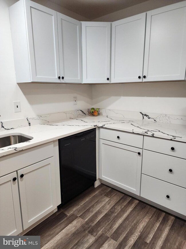 1203 Crisfield Dr, Oxon Hill, MD 20745 - photo 3