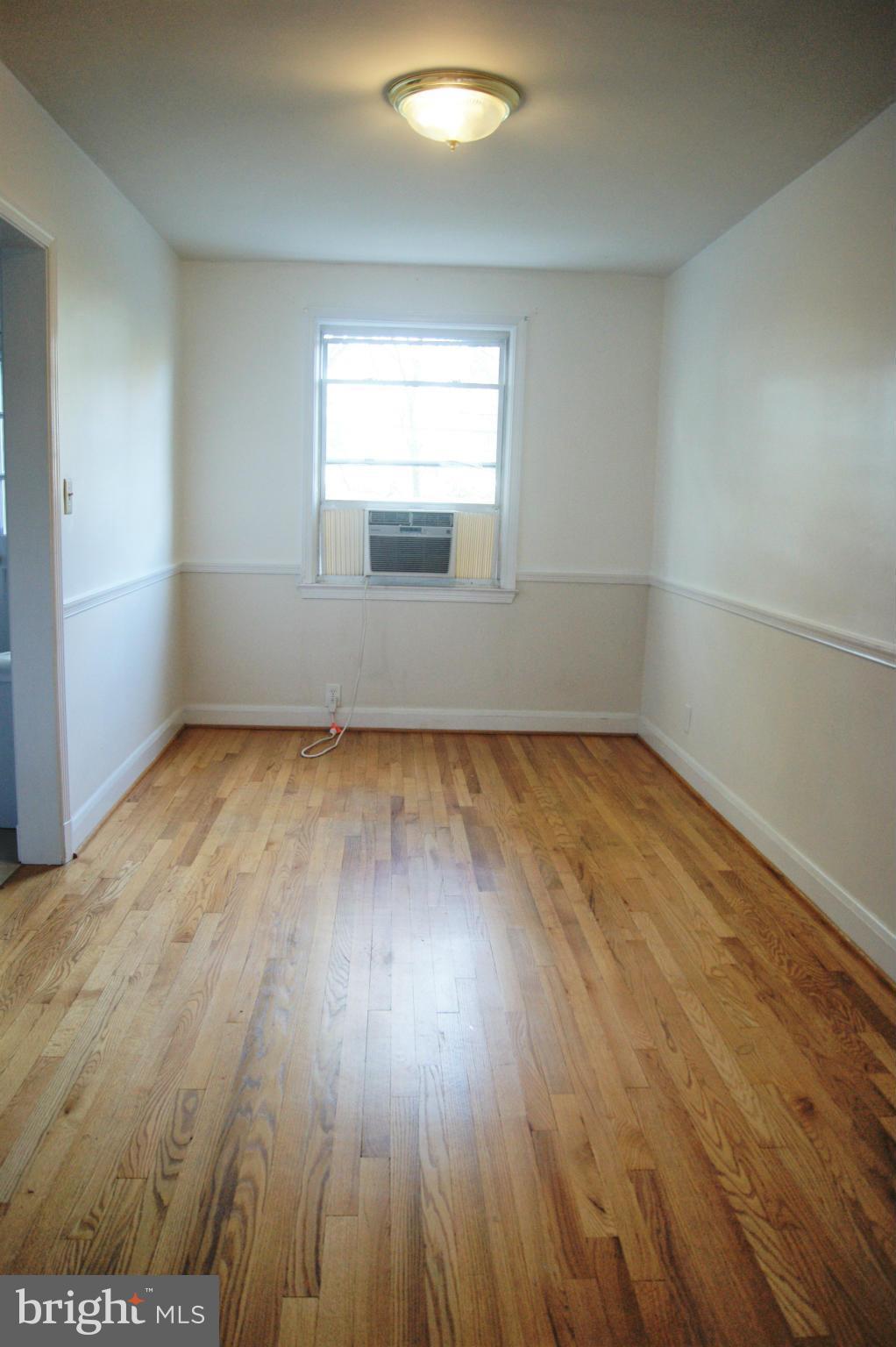 1080 Elm Rd, Halethorpe, MD 21227 - photo 6