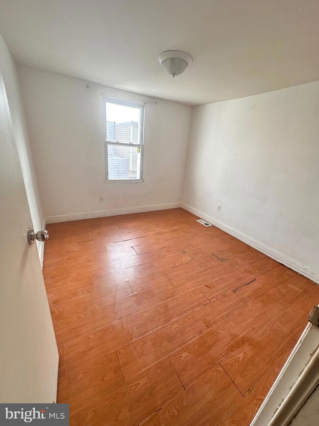 704 Mcclellan St, Philadelphia, PA 19148 - photo 5