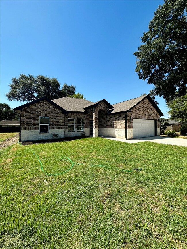 3215 Druid St, Houston, TX 77091 - photo 2