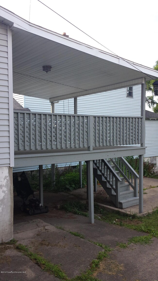 519 Genet St, Scranton, PA 18505 - photo 5