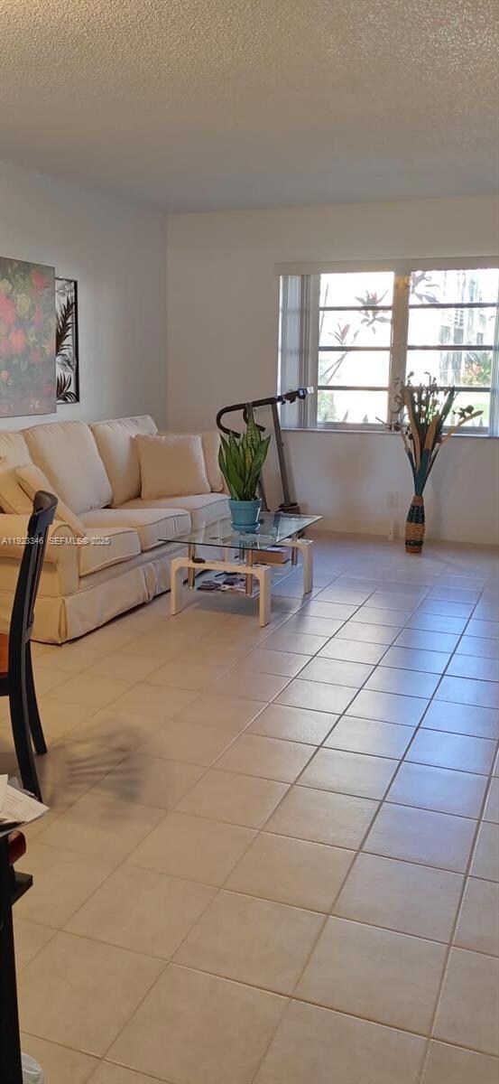 351 Cambridge Rd unit 107, Hollywood, FL 33024 - photo 6