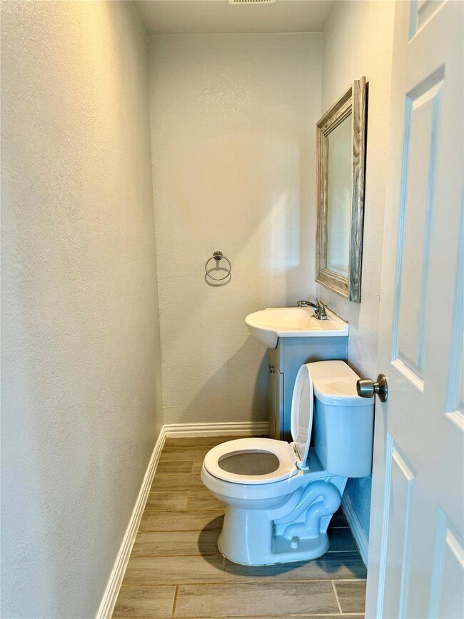 2618 Creekview Dr, Granbury, TX 76048 - photo 6