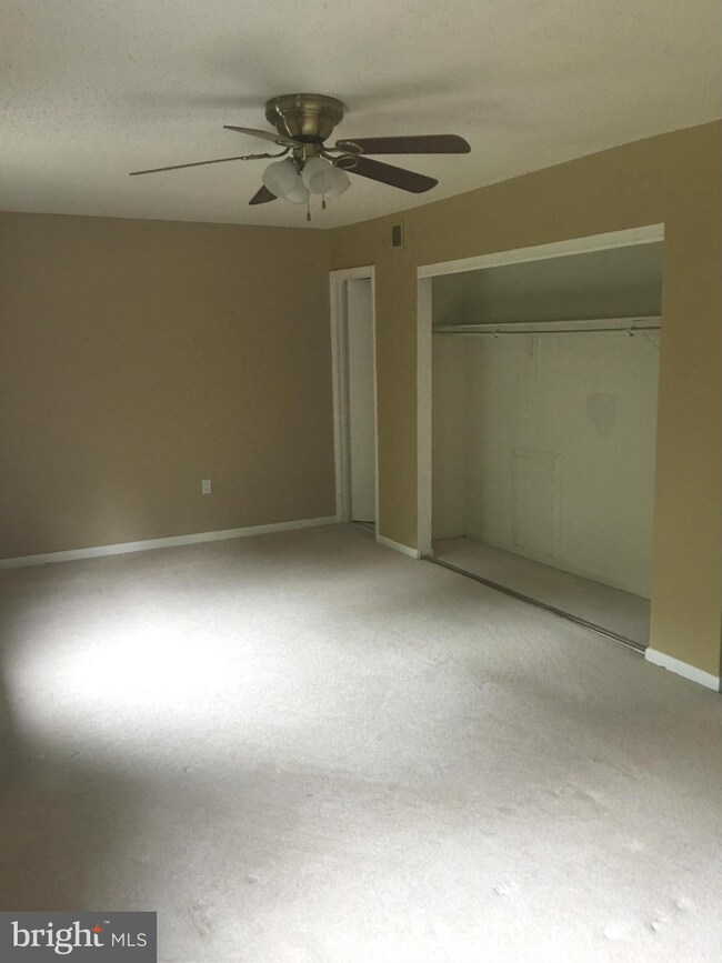 2555 Fox Ridge Ct unit 65, Woodbridge, VA 22192 - photo 4