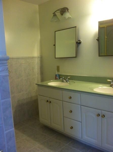 First floor full bath
