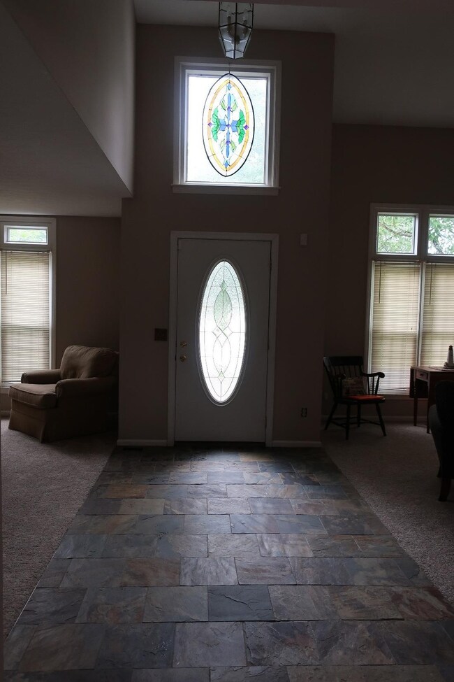 809 Isaac Shelby Cir E, Frankfort, KY 40601 - photo 5