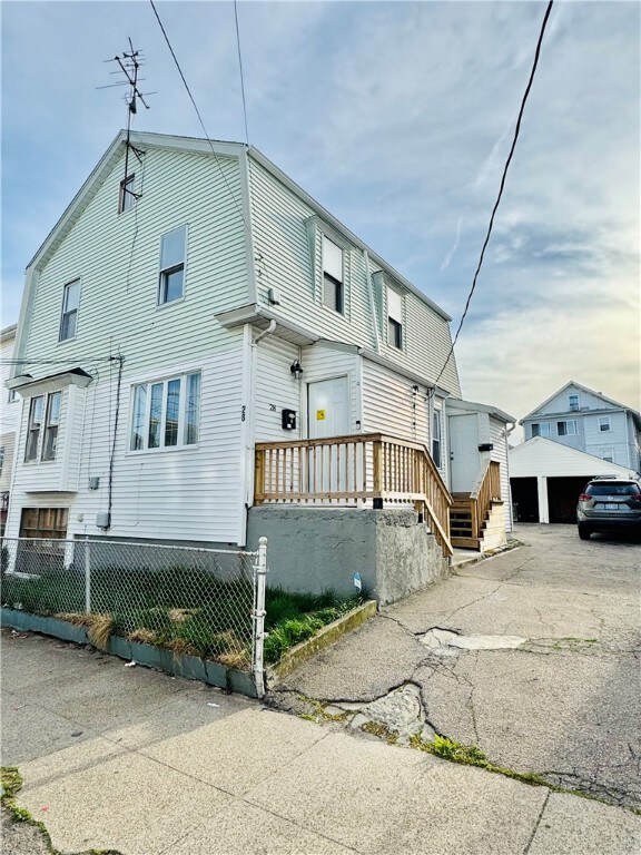 28 Slater St, Pawtucket, RI 02860 - photo 3