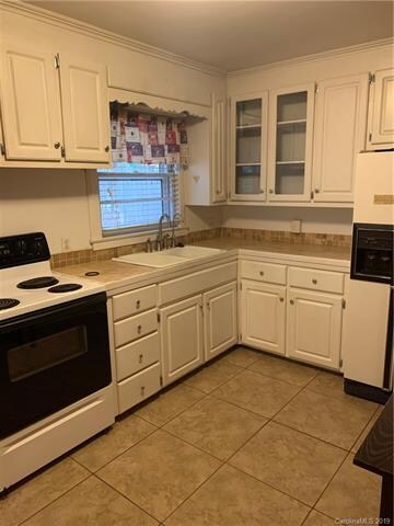 Bright and sunny kitchen