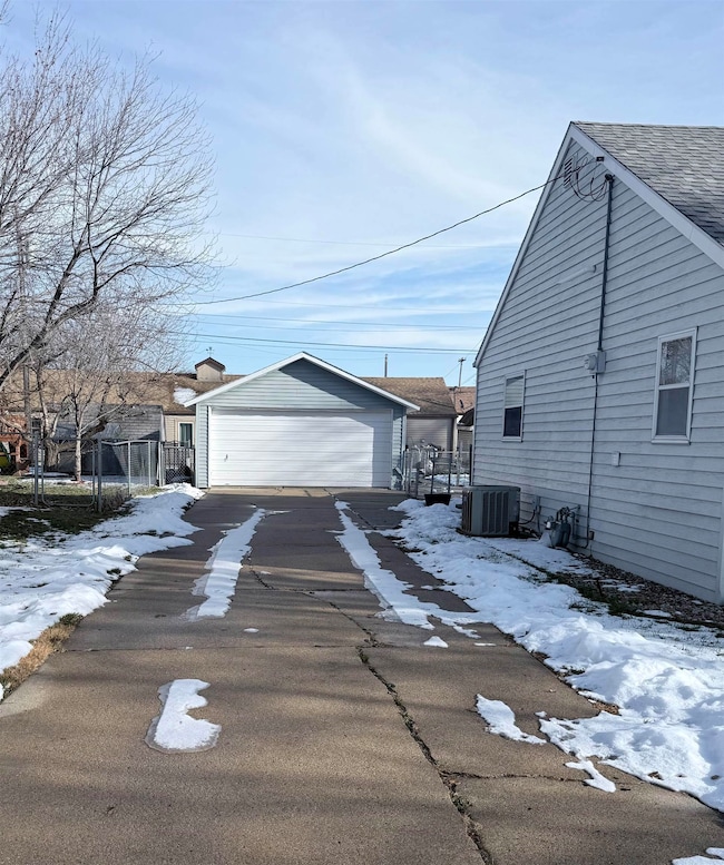 1665 40th Ave, Columbus, NE 68601 - photo 2