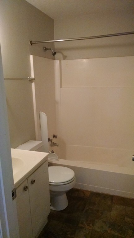 170 E Hadley Rd unit 116, Amherst, MA 01002 - photo 6