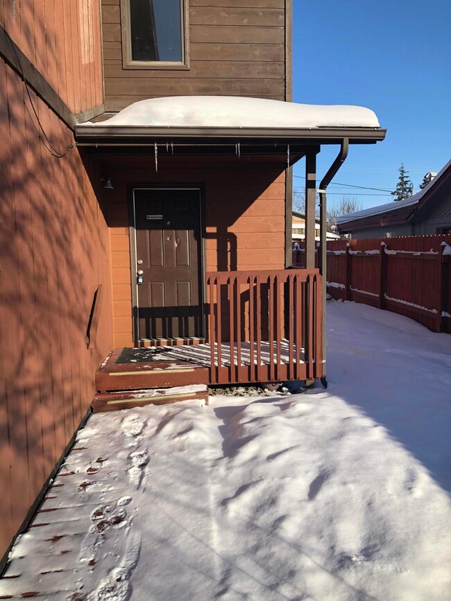 6931 E 12th Ave unit B, Anchorage, AK 99504 - photo 2