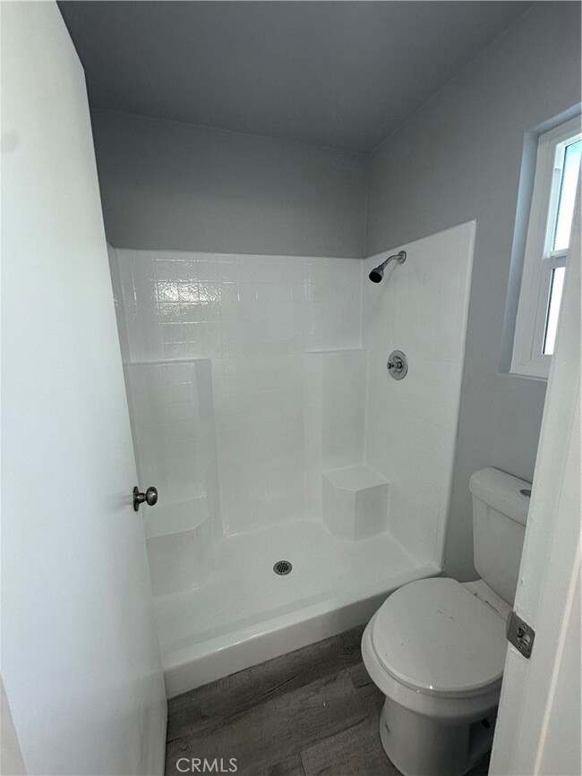 2010 Date Tree Rd, Colton, CA 92324 - photo 6