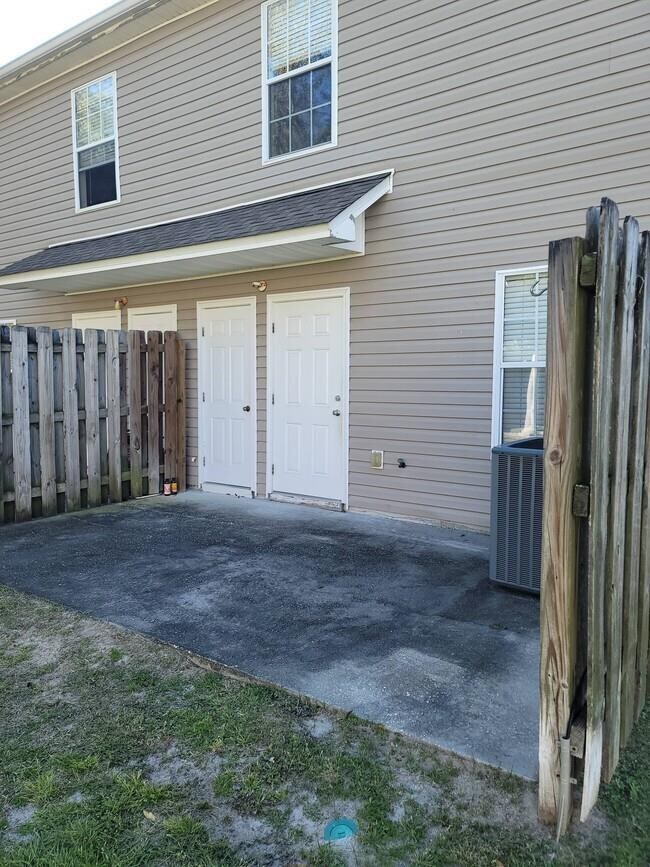 27 Guinevere Ln unit A, Crawfordville, FL 32327 - photo 3