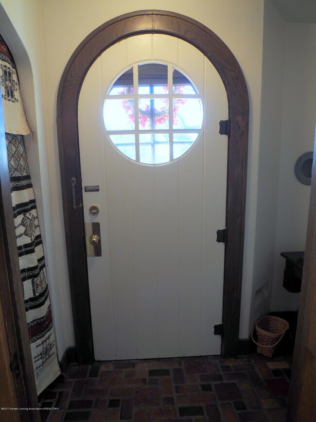 1612 W Shiawassee St, Lansing, MI 48915 - photo 4